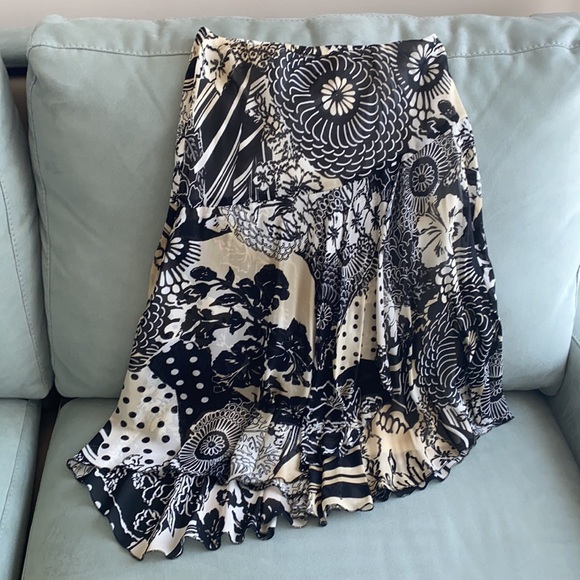 Designer flower print skirt - Picture 3 of 3